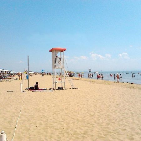 Lucerna Apartments At Sabbiadoro Beach Линьяно-Саббьядоро Экстерьер фото