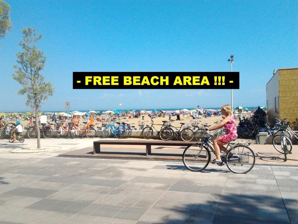 Lucerna Apartments At Sabbiadoro Beach Линьяно-Саббьядоро Экстерьер фото