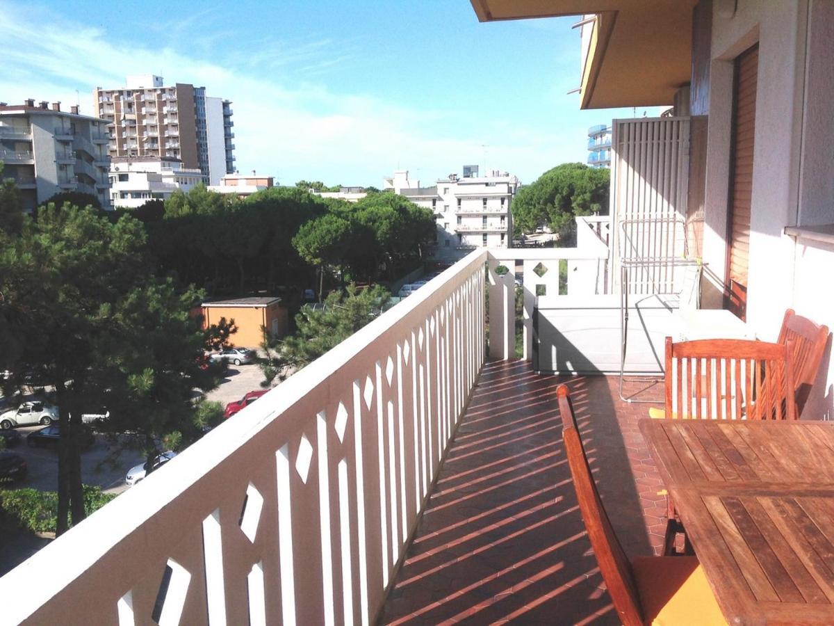 Lucerna Apartments At Sabbiadoro Beach Линьяно-Саббьядоро Экстерьер фото